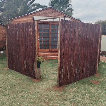 The Olive Branch Cabins Krugersdorp Exterior foto